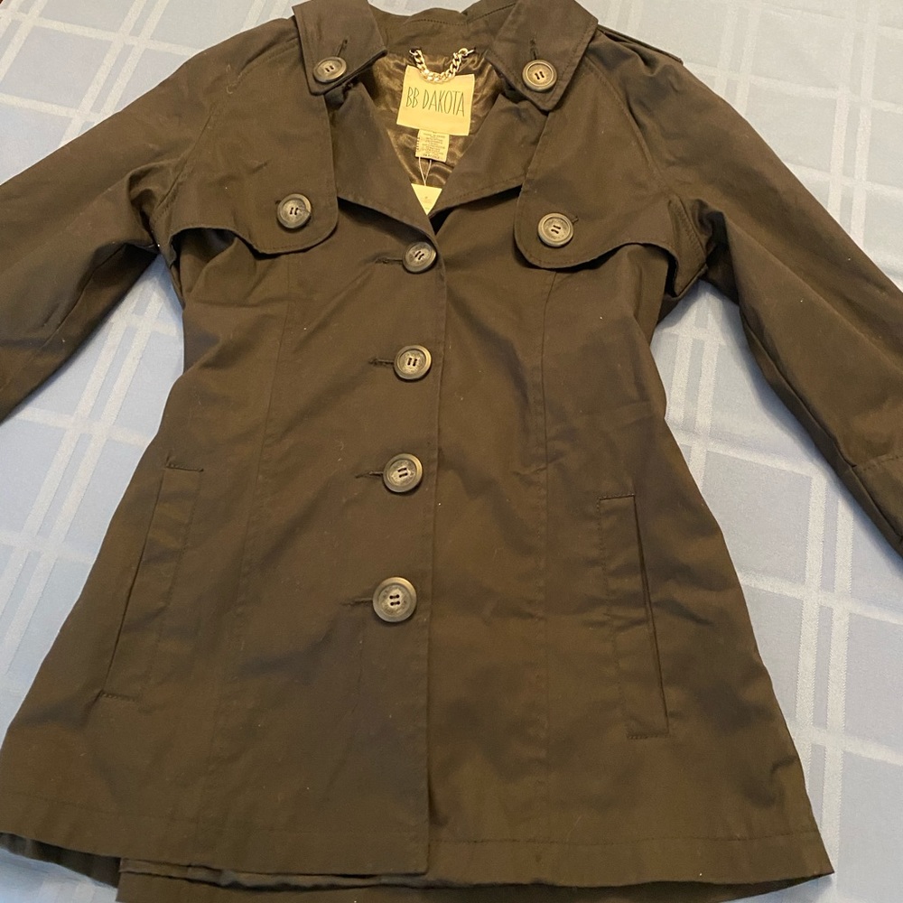NWT BB Dackota trench coat- 3/4 sleeves- fits small